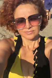 Voluptuous, heavily-curved fat girls passionately making out